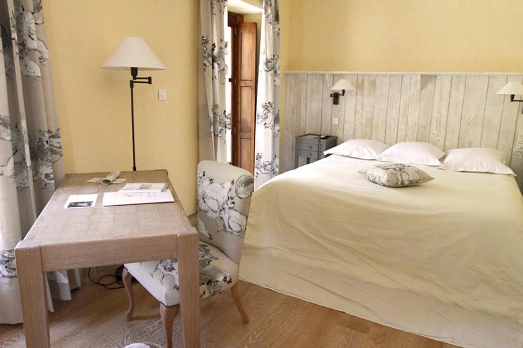 Le Grand Hotel Moltig les Bains Szoba fotó